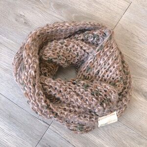 🔥SALE - any 4/$20. Jackson Rowe Infinity Chunky Knit Scarf